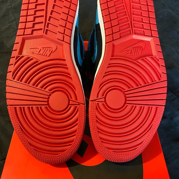 Nike Air Jordan High OG “UNC To Chicago” - Picture 7 of 10